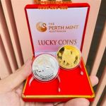 Cặp Tiền Xu Con Mèo Vàng Úc Mạ Vàng Bạc 2023 ( Kèm Hộp Nhung)