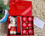 Hộp Hoa Sáp 6 Bông Kèm Son
